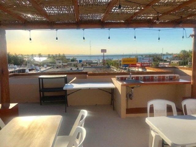 Hermoso Edificio Ubicado A Pocas Cuadras Del Malecon De La Paz Bcs Exterior foto